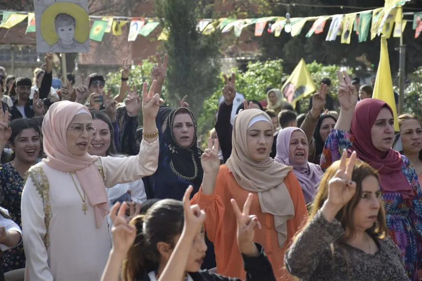 احتفالات حاشدة بذكرى ميلاد القائد عبد الله أوجلان