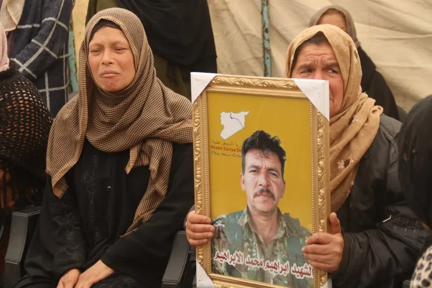 تقديم واجب العزاء لذوي شهيدين في مدينة قامشلو