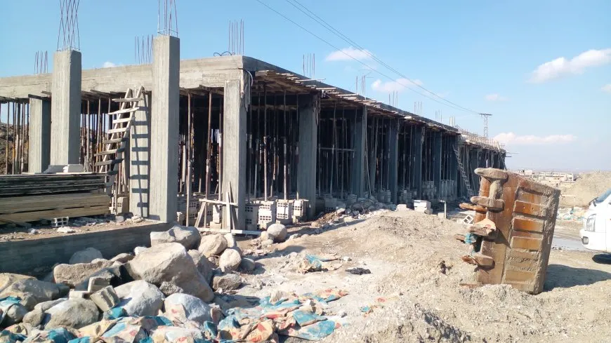 أعمال خدمية لبلدية الشعب بمدينة ديرك