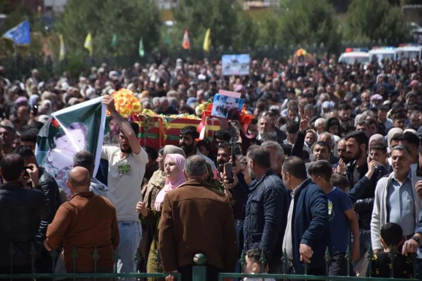 تشييع جثامين 5 شهداء في كوباني بمراسم مهيبة