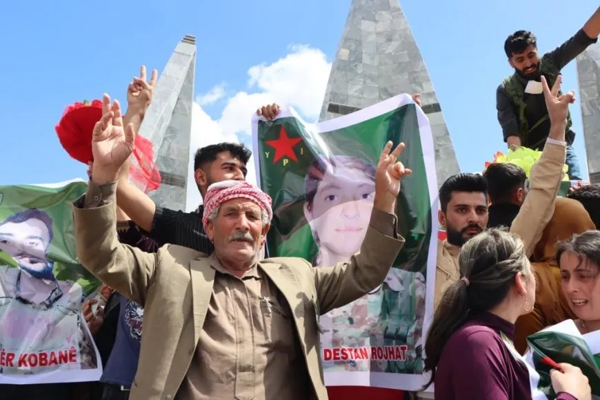 تشييع جثامين 5 شهداء في كوباني بمراسم مهيبة