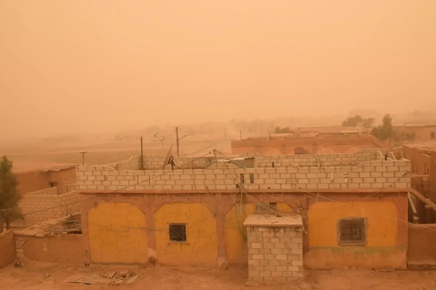 عاصفة غبارية تضرب عدة مدن في مقاطعة الجزيرة