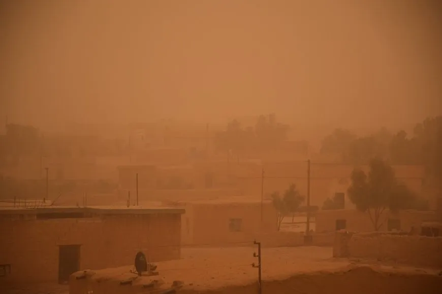 عاصفة غبارية تضرب عدة مدن في مقاطعة الجزيرة