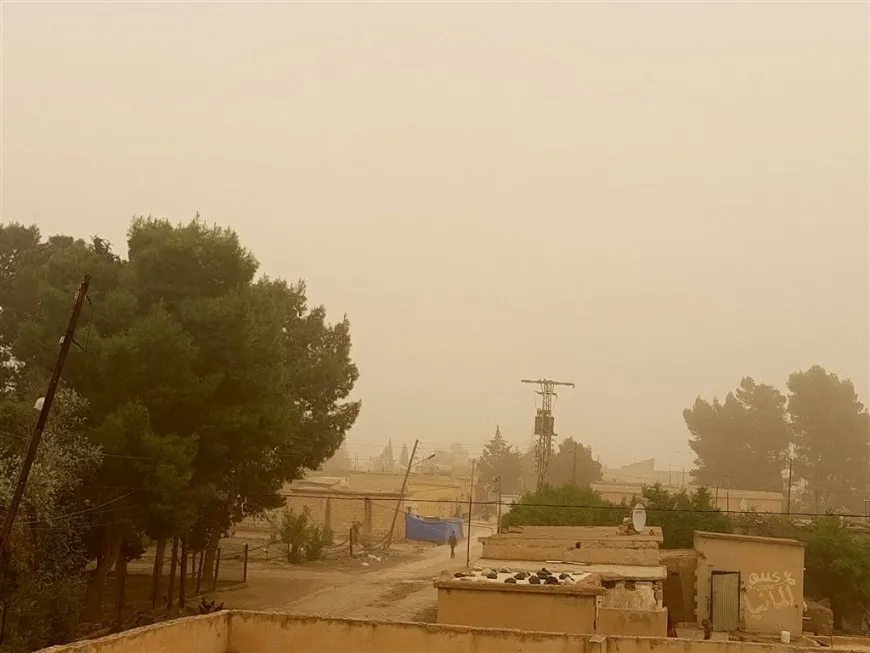 عاصفة غبارية تضرب عدة مدن في مقاطعة الجزيرة
