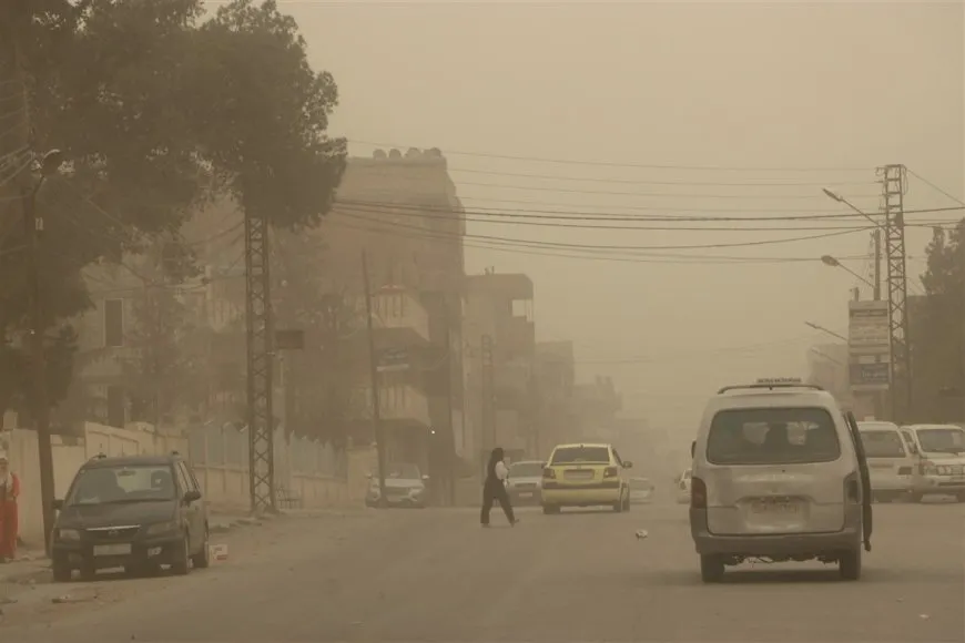 عاصفة غبارية تضرب عدة مدن في مقاطعة الجزيرة