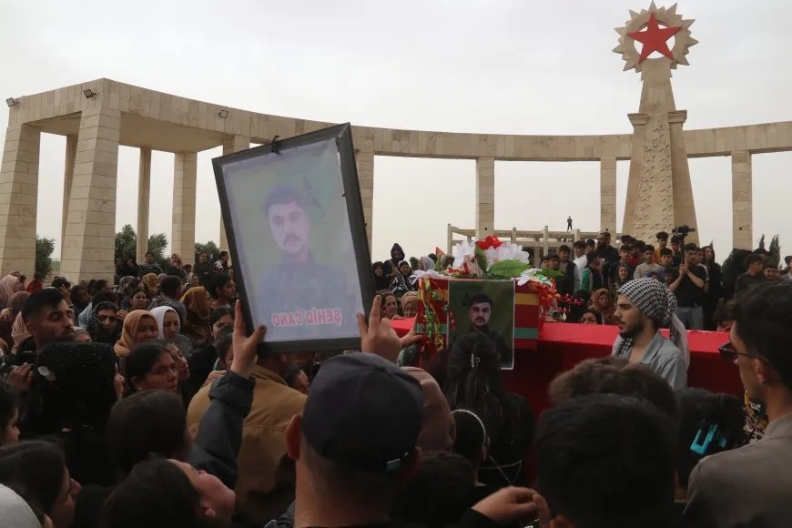 عامودا تودّع أحد أبطالها من قوات الكوماندوس