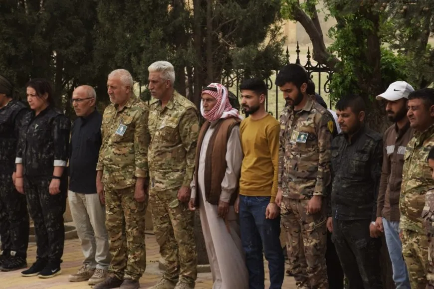 تشييع مهيب لثلاثة شهداء في مزار الشهيد دجوار ومراسم غيابية لمقاتلة من YPJ