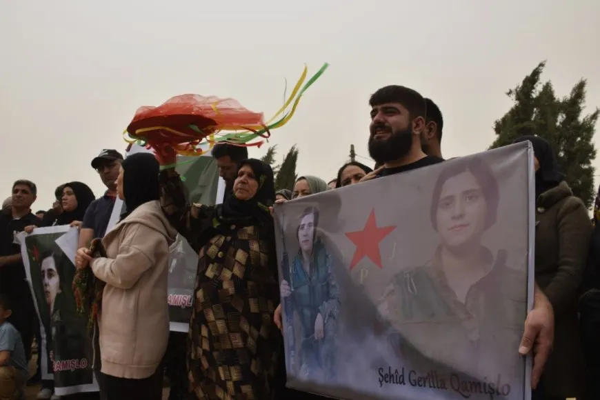 تشييع مهيب لثلاثة شهداء في مزار الشهيد دجوار ومراسم غيابية لمقاتلة من YPJ