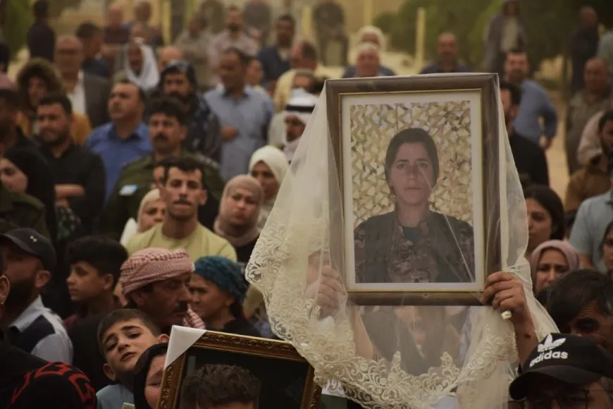 تشييع مهيب لثلاثة شهداء في مزار الشهيد دجوار ومراسم غيابية لمقاتلة من YPJ