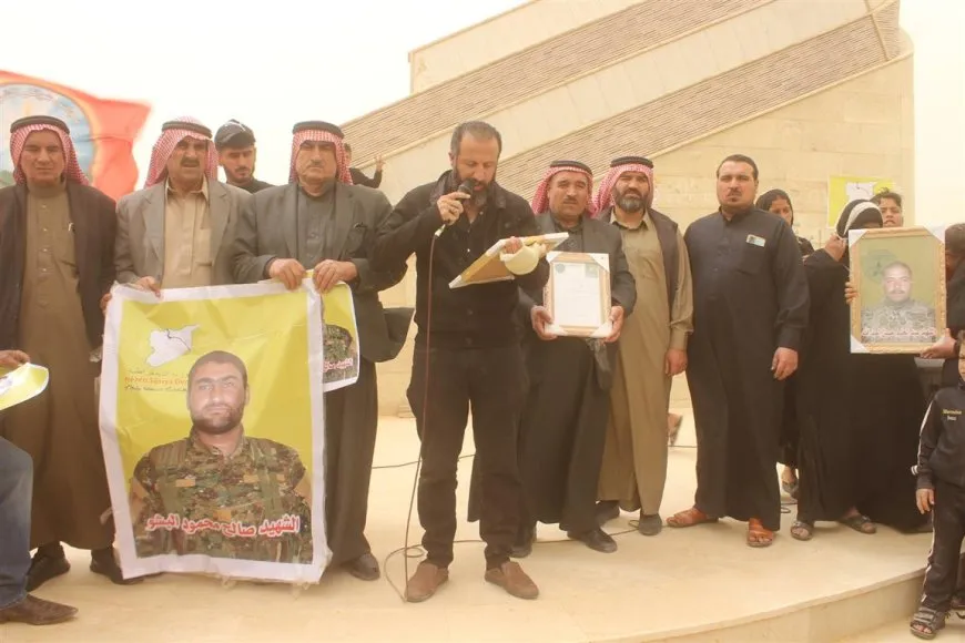 تشييع جثمان مقاتل في قوات سوريا الديمقراطية ومراسم غيابية لآخر في تل حميس
