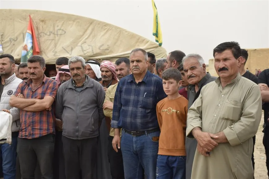 أهالي الدرباسية يقدمون واجب العزاء لذوي الشهيدين فرهاد ومظلوم