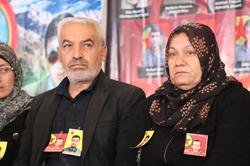 تقديم واجب العزاء لذوي شهيدين في حلب
