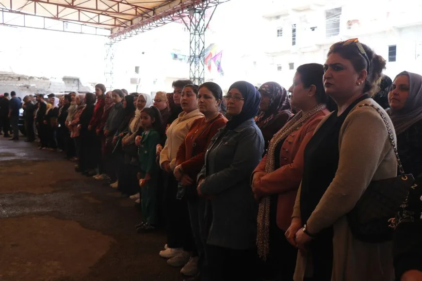 تقديم واجب العزاء لذوي شهيدين في حلب