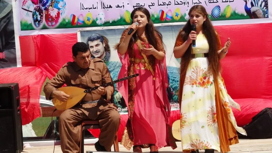أهالي مقاطعة الفرات يحتفلون بعيد الأربعاء الأحمر