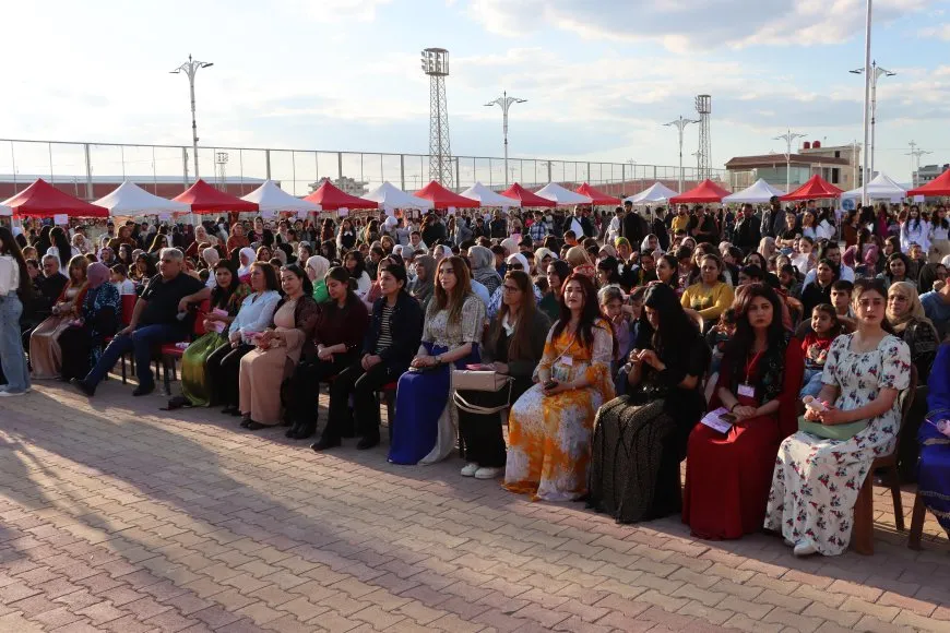 انطلاق مهرجان أدب وفن المرأة بمشاركة واسعة من فنانات المنطقة
