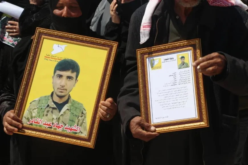 تشيع جثمان مقاتل قسد جهاد عبد القادر في دير الزور