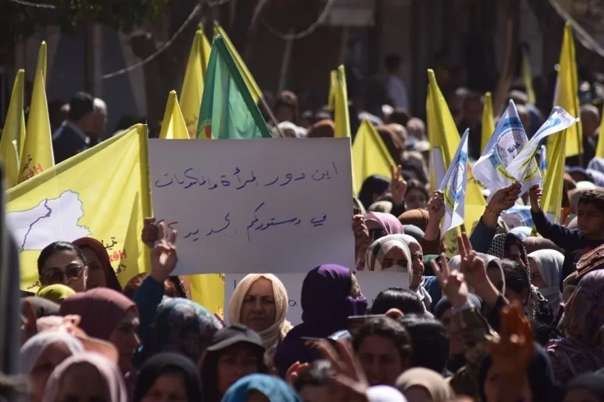 دعوات لضمان تمثيل عادل للمرأة في سوريا المستقبل