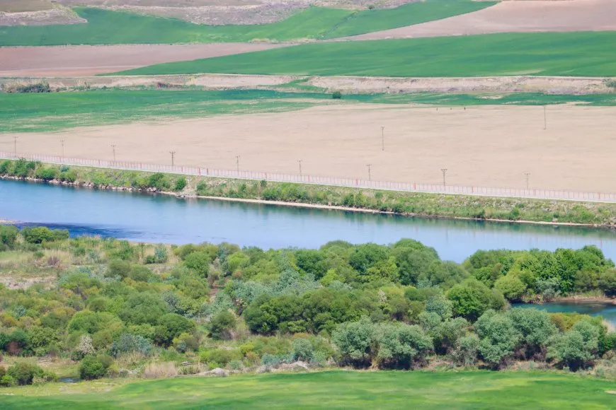 المثلث الحدودي في حلّة ربيعية رغم شحّ الأمطار