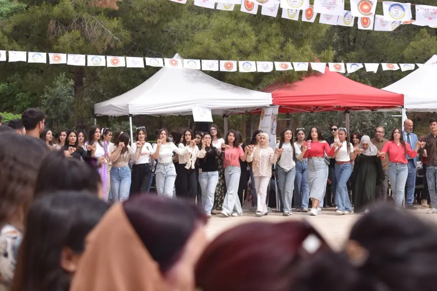 اختتام فعاليات مهرجان "الربيع" بإعلان أسماء الفائزين وتكريمهم