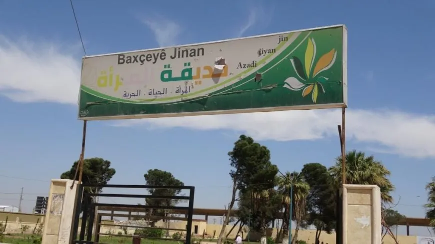 تكريم عاملات بمناسبة عيد العمال العالمي في مقاطعة الرقة