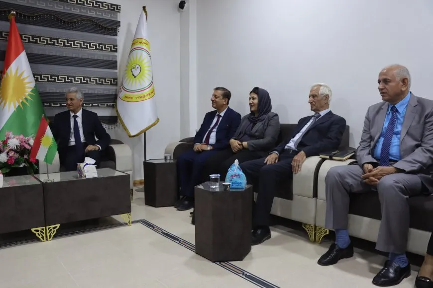 وفد شمال كردستان يناقش نداء القائد عبد الله أوجلان مع أحزاب شمال وشرق سوريا 