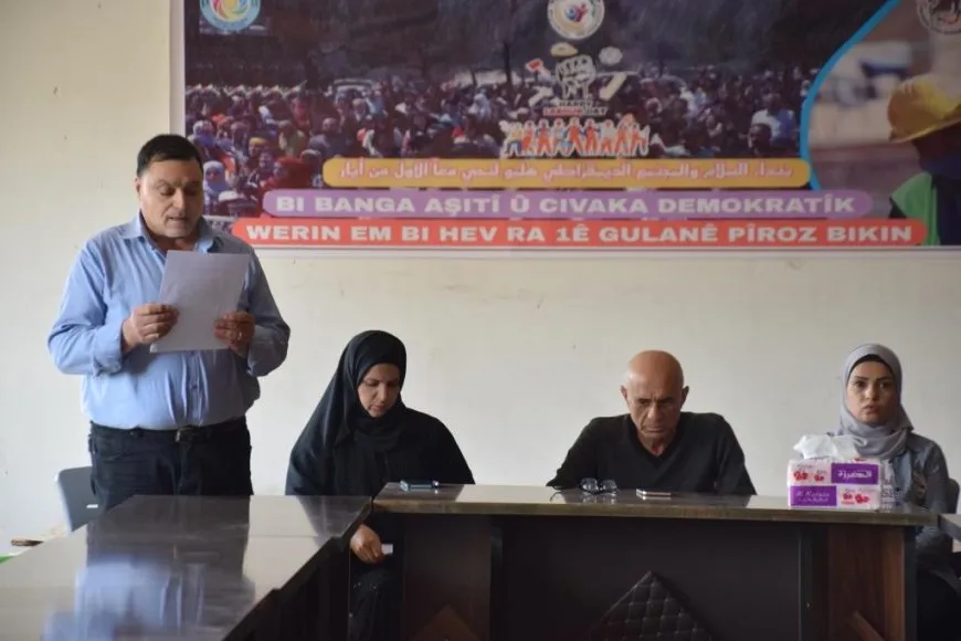 محاضرة تسلط الضوء على دور العمال والعاملات في بناء المجتمع 