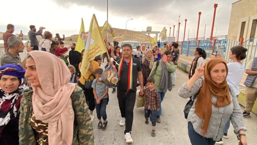 قافلة أهالي مقاطعة الجزيرة تصل إلى سد تشرين
