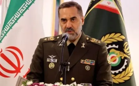 وزير الدفاع الإيراني يهدد باستهداف القواعد الأمريكية