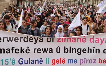 مسيرات جماهيرية حاشدة في الجزيرة تدعو للاعتراف باللغة الكردية دستورياً