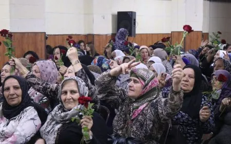 وردة لكل أم.. احتفال بعيد الأم في الشيخ مقصود بحلب