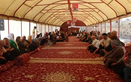 مراسم غيابية لمقاتلٍ في مجلس الباب العسكري بكوباني