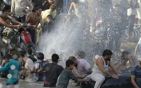 مقتل وإصابة 53 شخصاً جراء عواصف قوية في باكستان