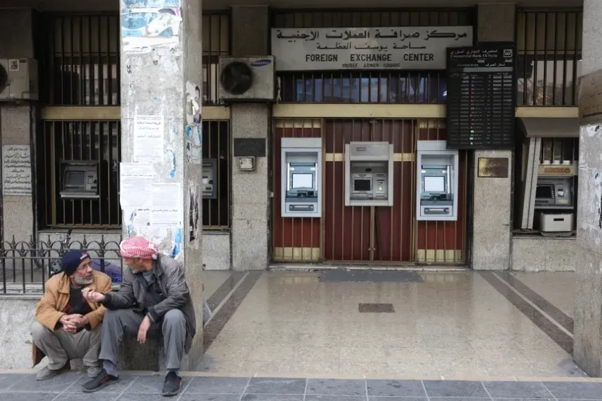 باستثناء الداخلية والدفاع أمريكا تسمح لقطر بتمويل رواتب السوريين