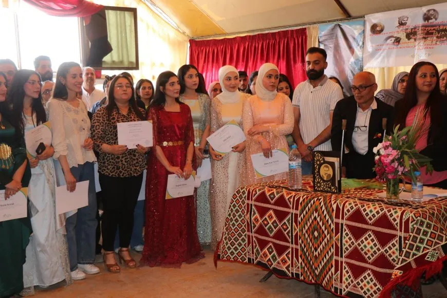 توزيع شهادات اللغة الكردية في حلب احتفاءً بيوم اللغة الكردية