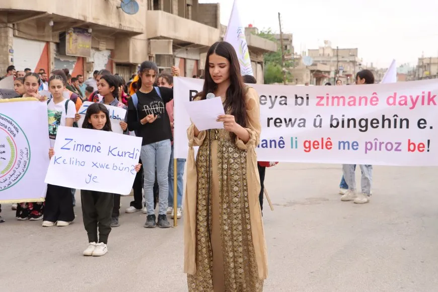 مسيرات جماهيرية حاشدة في الجزيرة تدعو للاعتراف باللغة الكردية دستورياً