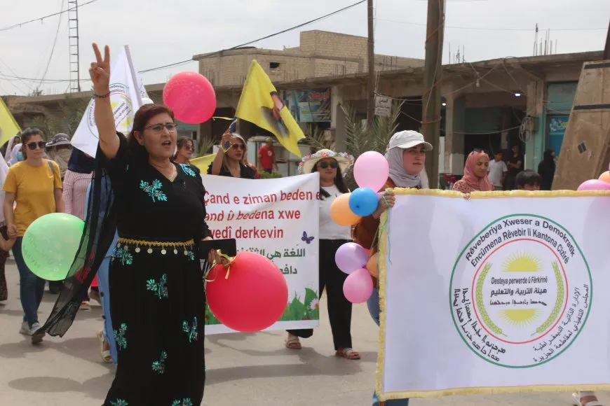 مسيرات جماهيرية حاشدة في الجزيرة تدعو للاعتراف باللغة الكردية دستورياً