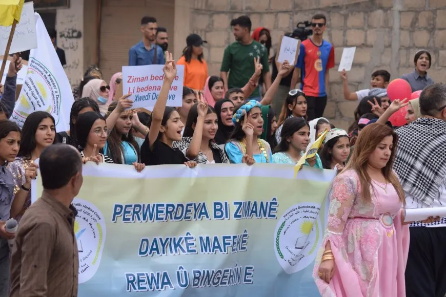 مسيرات جماهيرية حاشدة في الجزيرة تدعو للاعتراف باللغة الكردية دستورياً