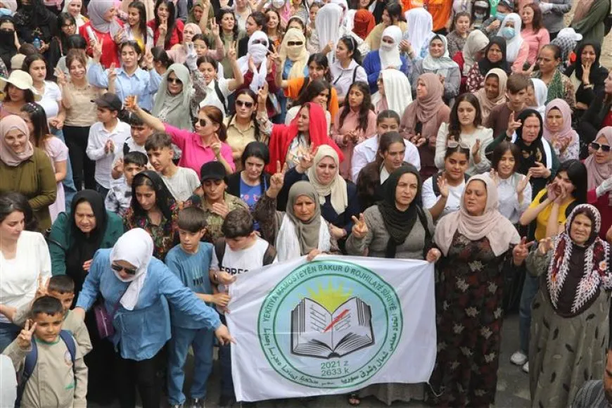 مسيرات جماهيرية حاشدة في الجزيرة تدعو للاعتراف باللغة الكردية دستورياً