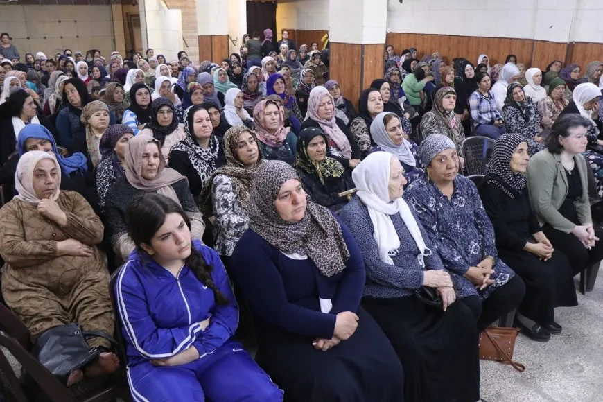وردة لكل أم.. احتفال بعيد الأم في الشيخ مقصود بحلب