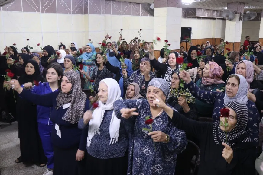 وردة لكل أم.. احتفال بعيد الأم في الشيخ مقصود بحلب