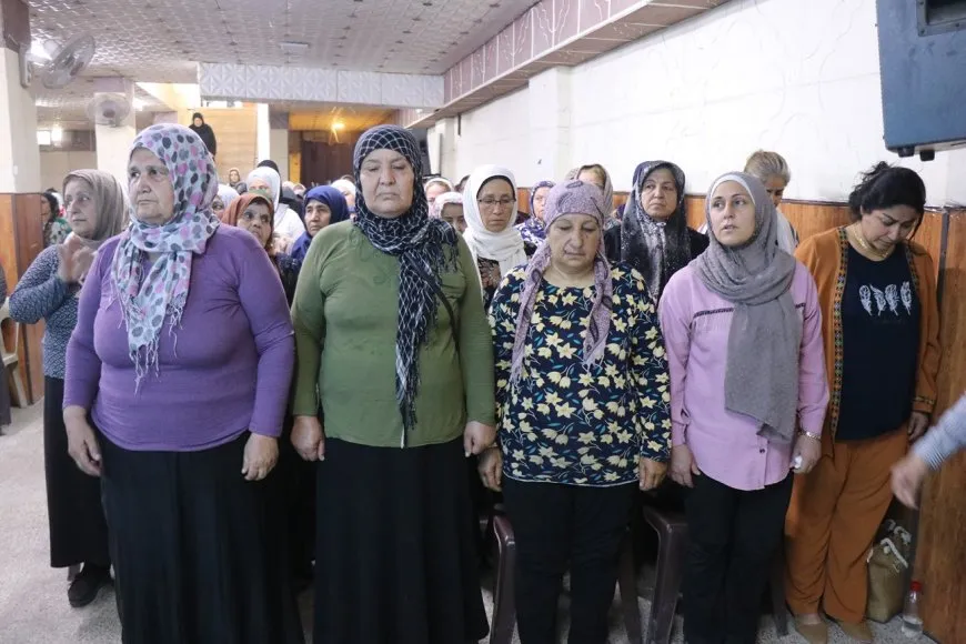 وردة لكل أم.. احتفال بعيد الأم في الشيخ مقصود بحلب