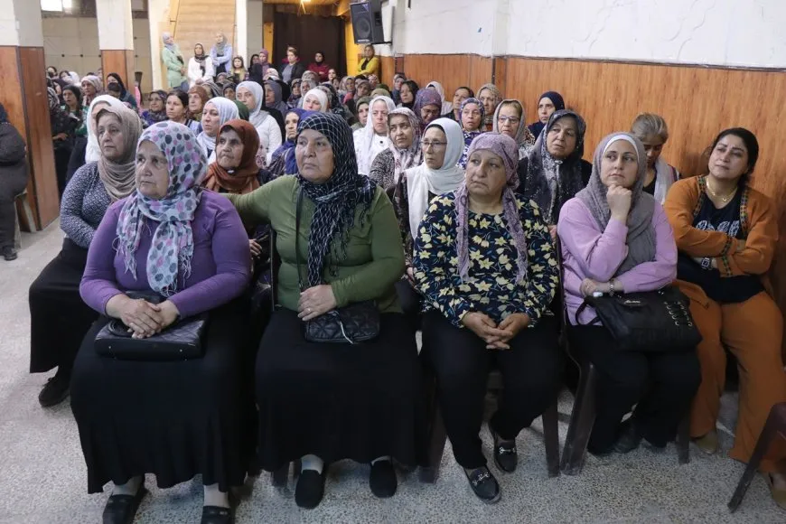 وردة لكل أم.. احتفال بعيد الأم في الشيخ مقصود بحلب