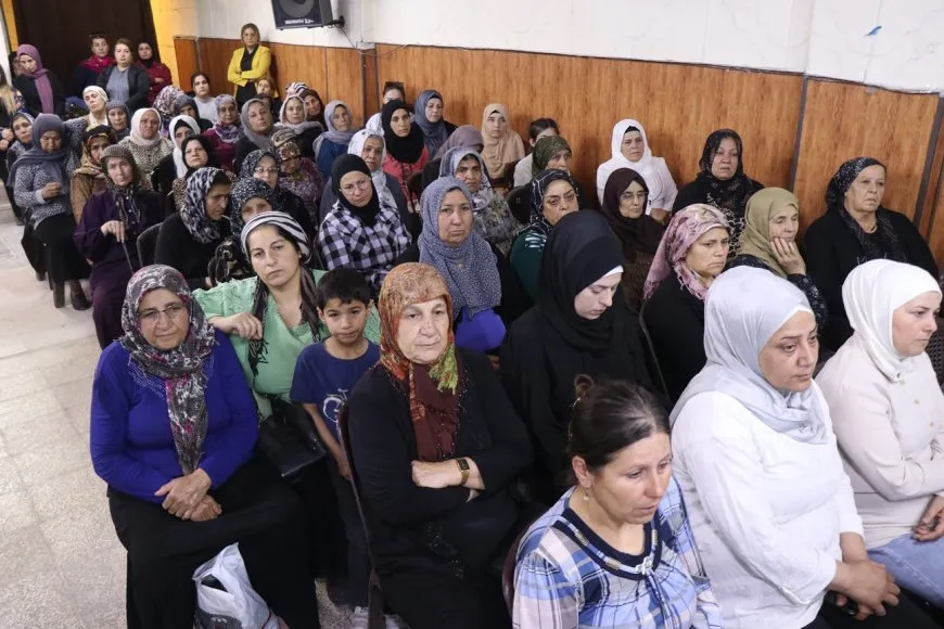 وردة لكل أم.. احتفال بعيد الأم في الشيخ مقصود بحلب
