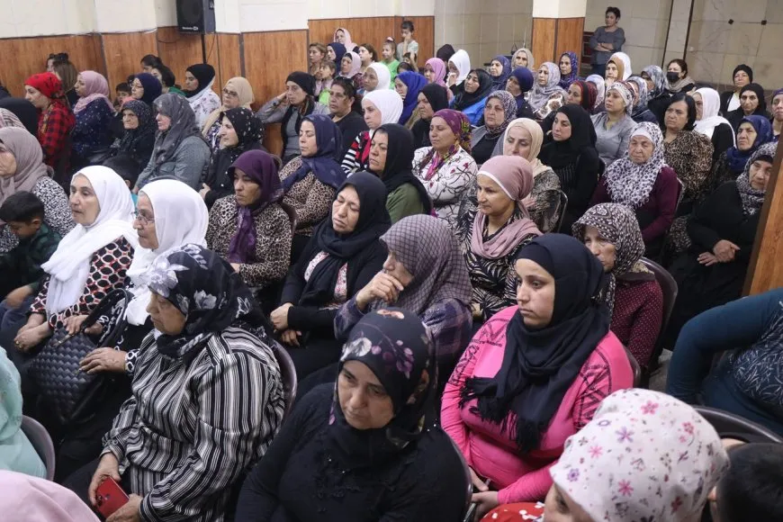 وردة لكل أم.. احتفال بعيد الأم في الشيخ مقصود بحلب