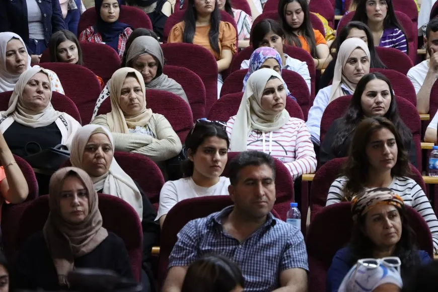 ندوة اللغة الكردية.. تغلّب الكرد في سوريا على إنكار الهوية
