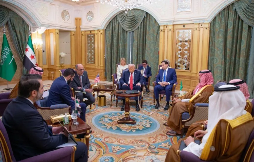 البيت الأبيض يكشف فحوى لقاء ترامب والشرع