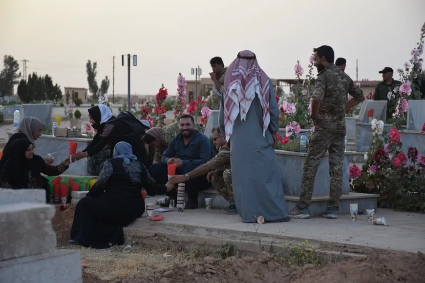 في ذكرى يوم الشهداء.. تجديد العهد بالسير على دربهم