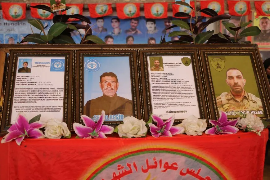 تقديم واجب العزاء لذوي شهيدين في حلب