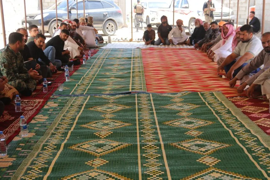جلسة حوارية في ريف دير الزور الشرقي لمناقشة الأوضاع السياسية والأمنية والخدمية