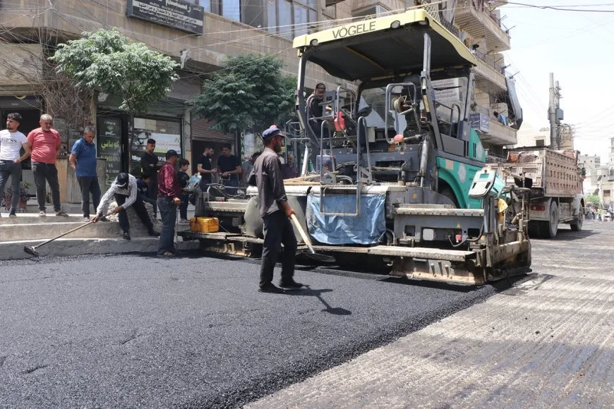 تعبيد الشوارع في حيي الشيخ مقصود والأشرفية